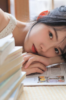 随风飘的月影兰